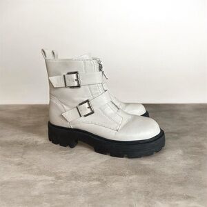 Steve Madden White Kids Boots with Buckle Straps